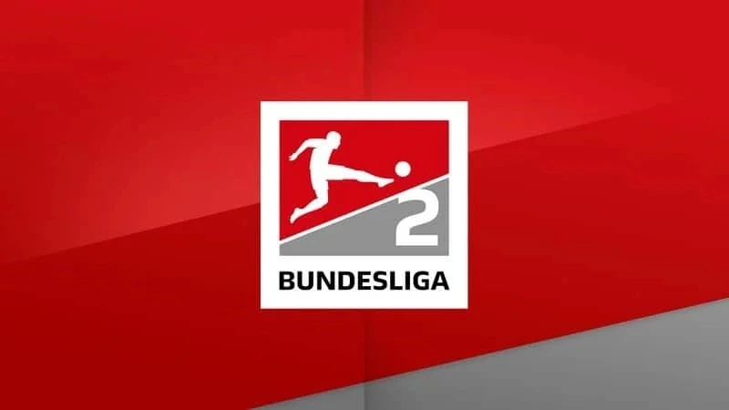 Estádio de futebol alemão antes de um jogo da 2. Bundesliga