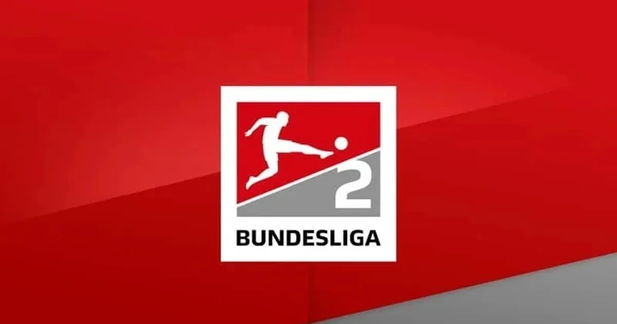 Estádio de futebol alemão antes de um jogo da 2. Bundesliga