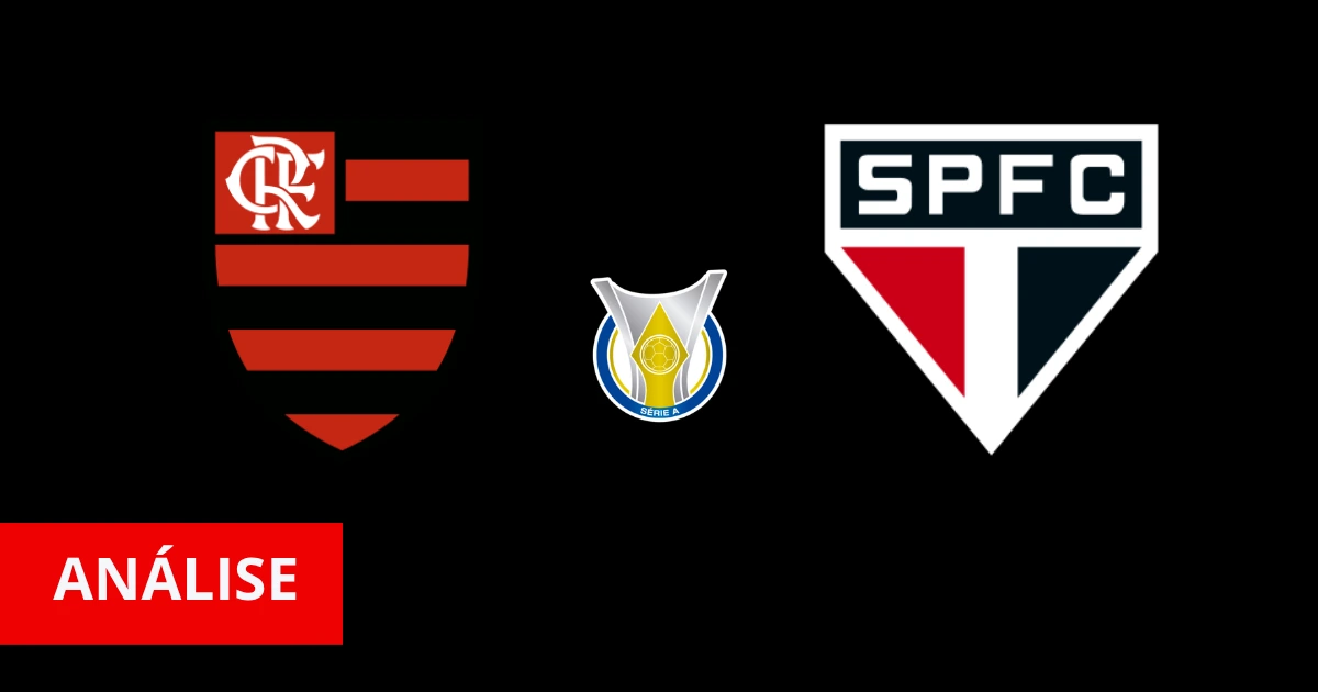 Bandeira rubro-negra do Flamengo num estádio de futebol