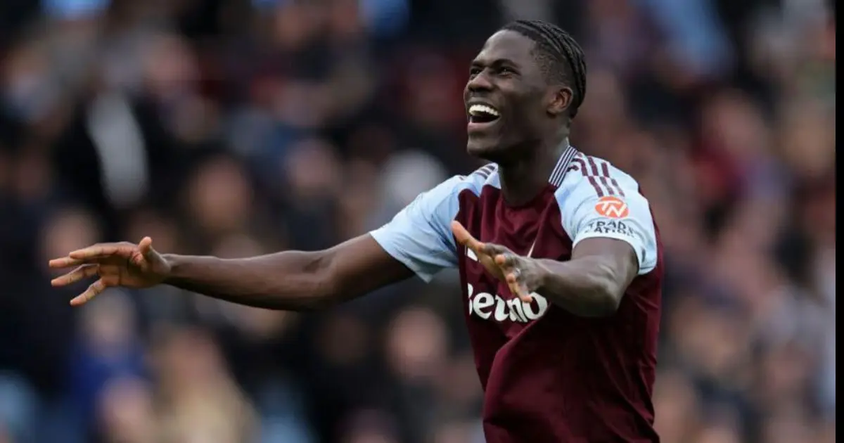 Bola de futebol em relvado, ilustrativo do Aston Villa na Premier League