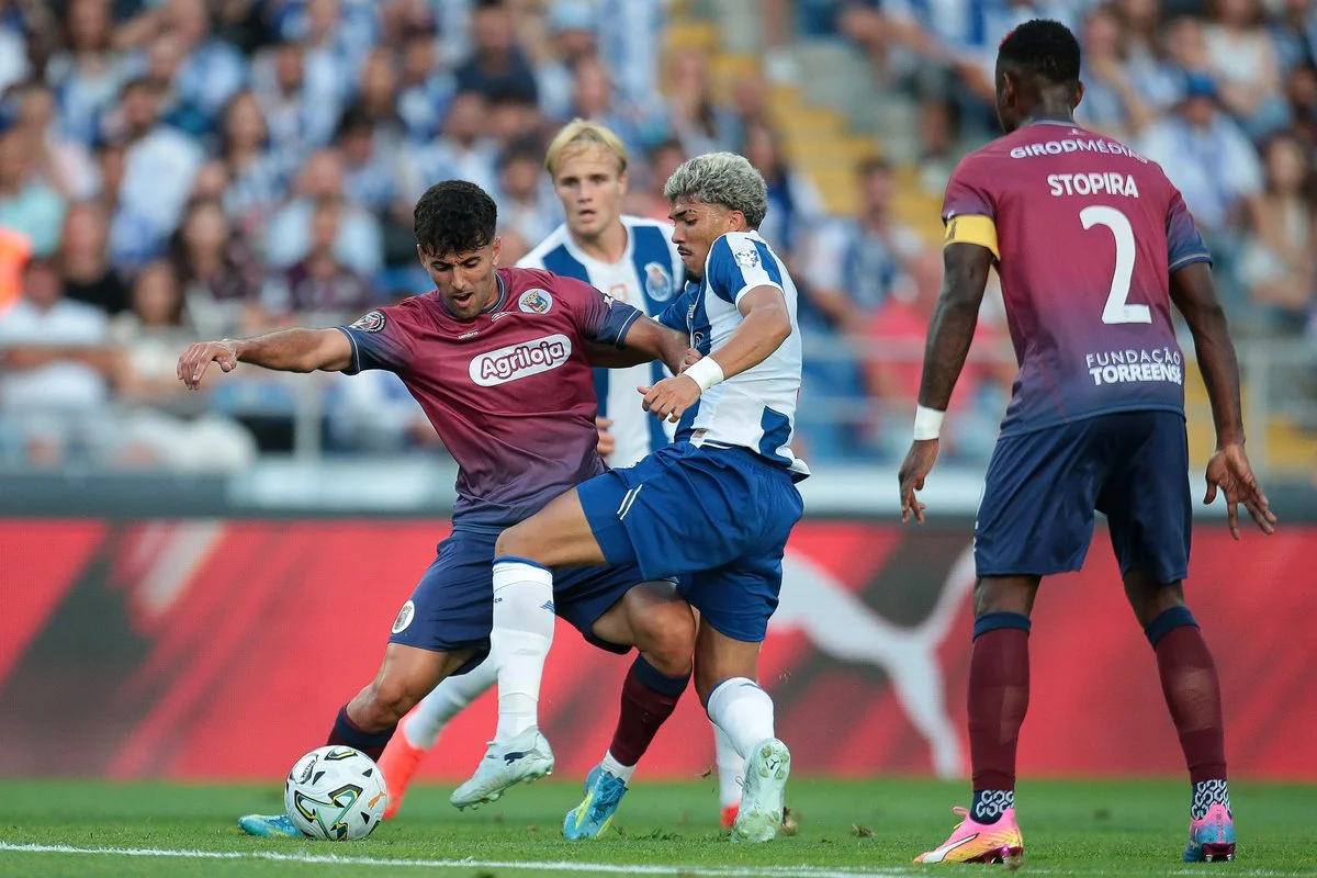 Estádio de futebol antes de um jogo da Supertaça Cândido de Oliveira entre FC Porto e Torreense